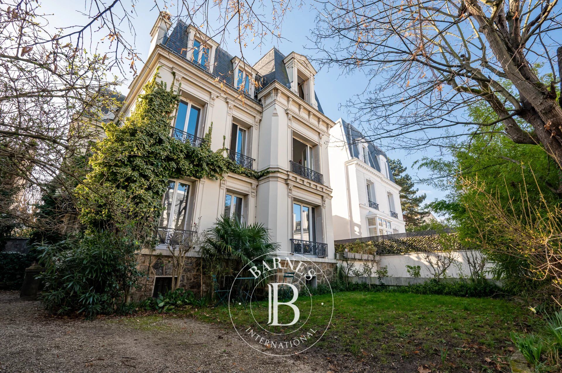 Mansion Asnières-sur-Seine - picture 1