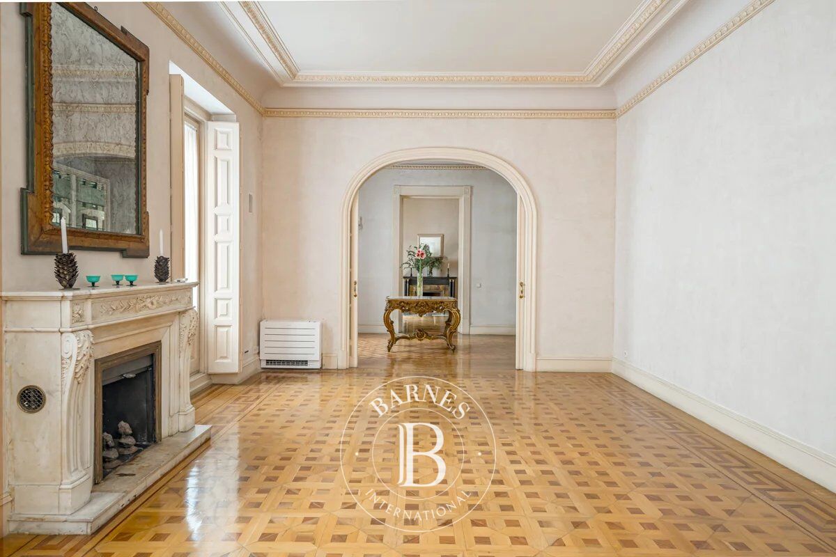 Madrid – Centro – Exclusive Residence - picture 2