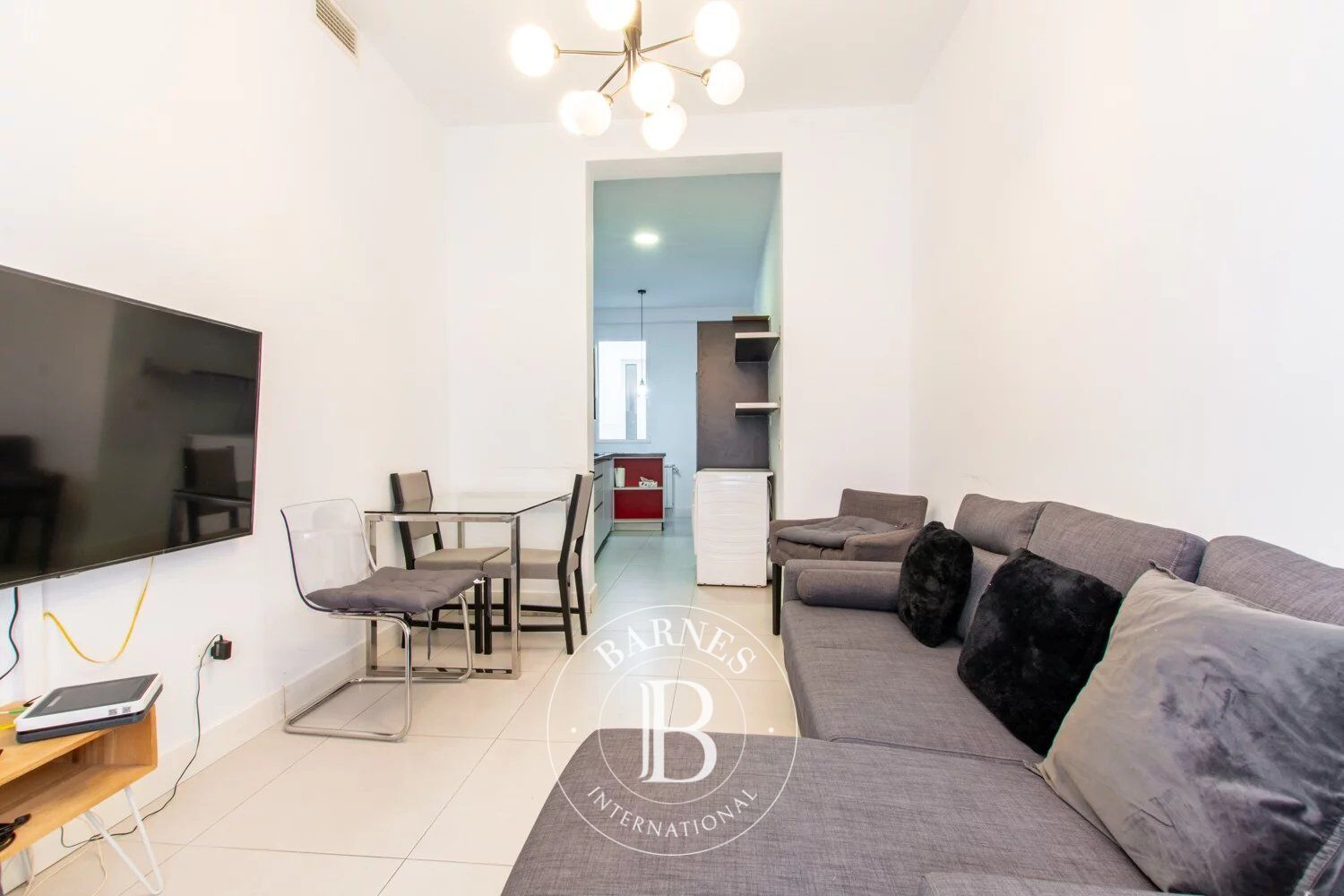 Madrid – Centro – Modernes Apartment mit großen Fenstern - picture 3