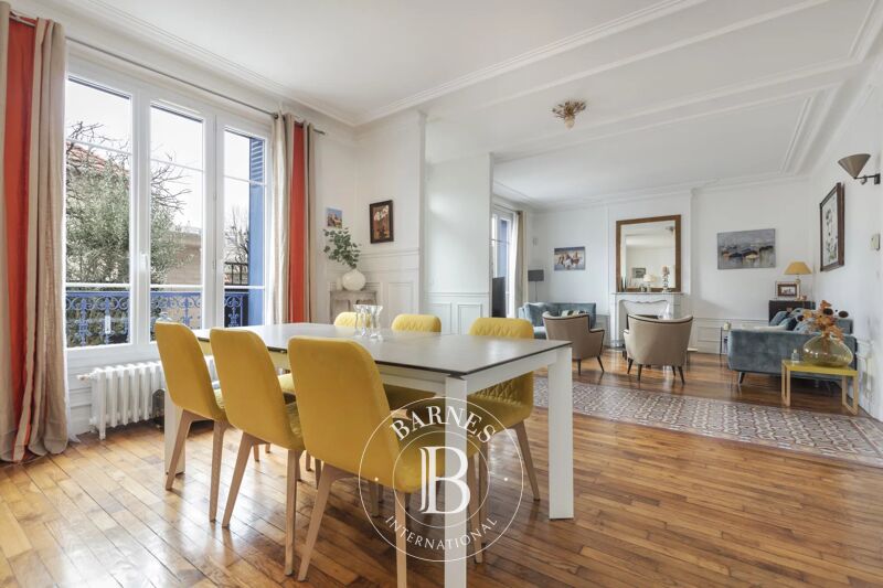 LA GARENNE COLOMBES TOWNHOUSE WITH TERRACE AND GARDEN