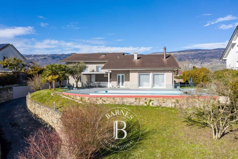 Venta, Villa Grandson - picture 1