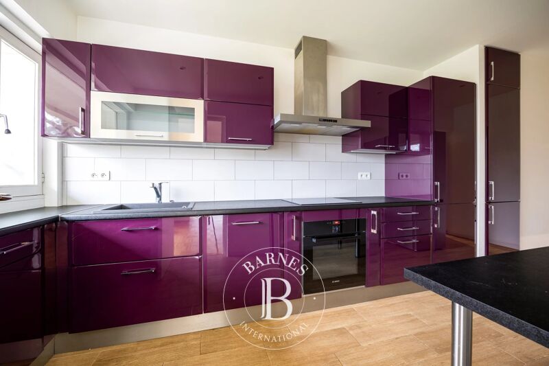 Exclusivité - Le Chesnay - Parc de Rocquencourt - Résidence de standing - Appartement de 115 m² au troisième et dernier étage - 2 chambres - 2 salles de douche - ascenseur