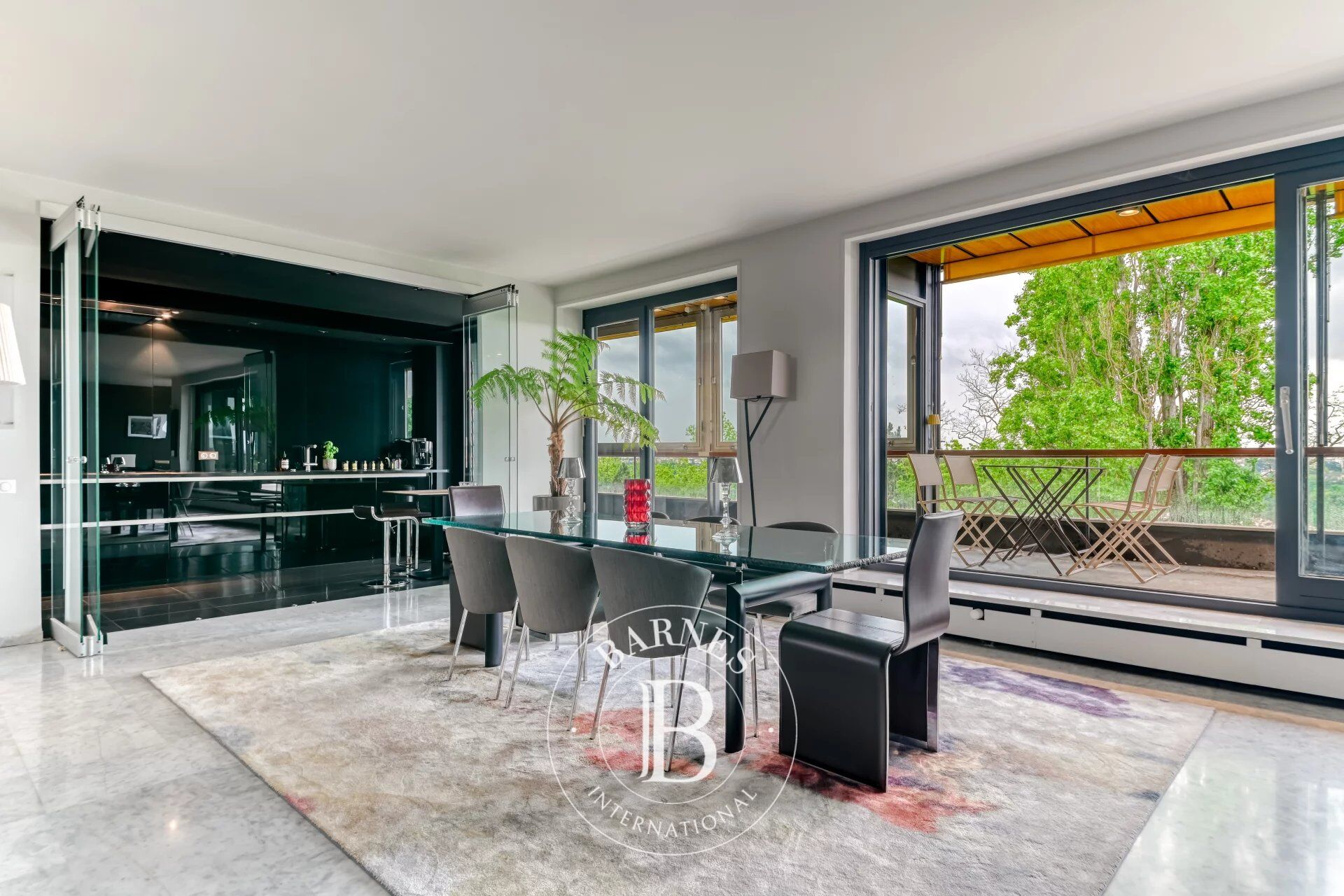 Saint-Didier-au-Mont-d'Or - Exceptional furnished apartment of 170.37 sqm - Swimming pool - Tennis - Parking - Terraces - 3 Bedrooms - picture 2