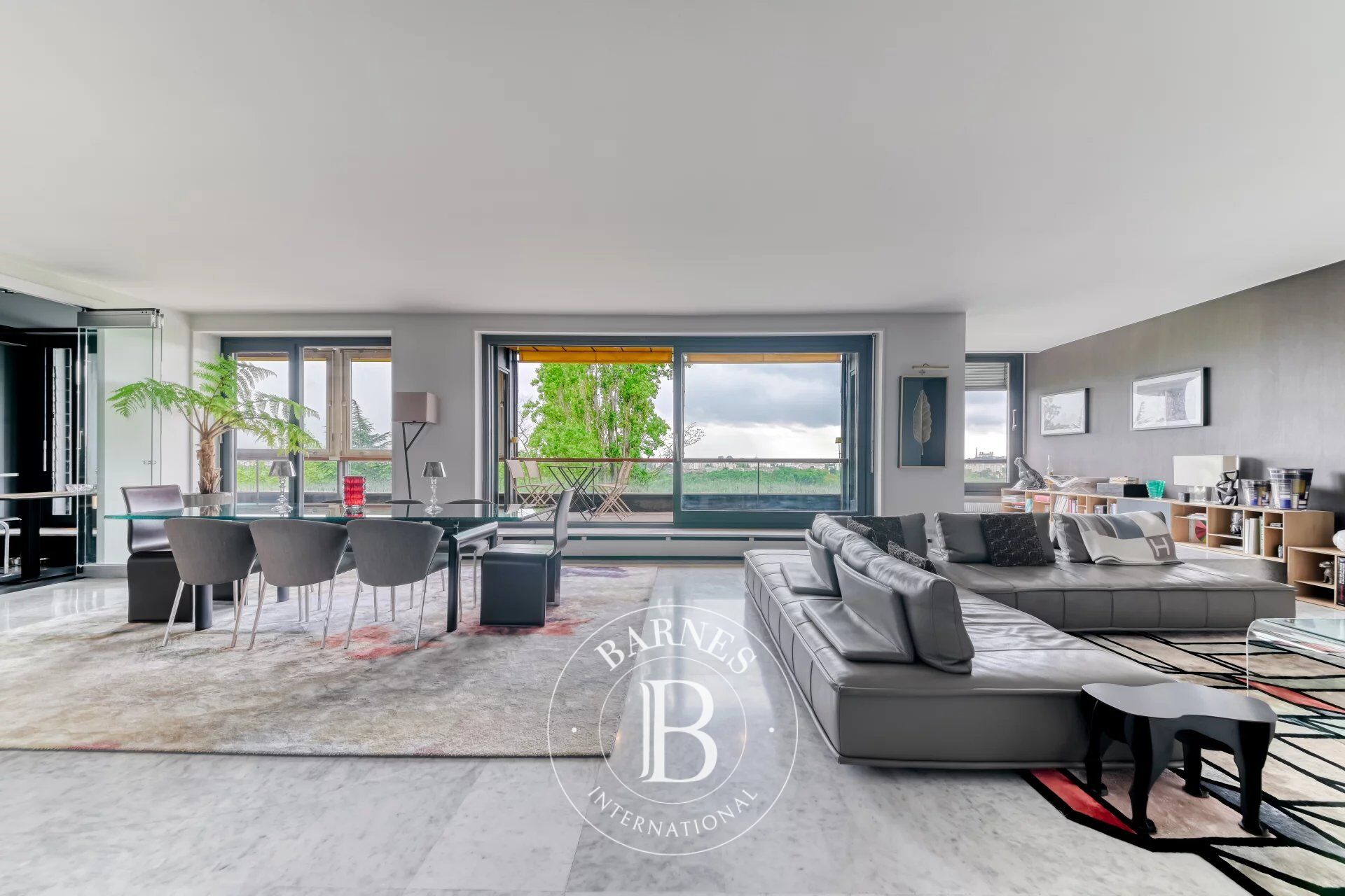 Saint-Didier-au-Mont-d'Or - Exceptional furnished apartment of 170.37 sqm - Swimming pool - Tennis - Parking - Terraces - 3 Bedrooms - picture 1