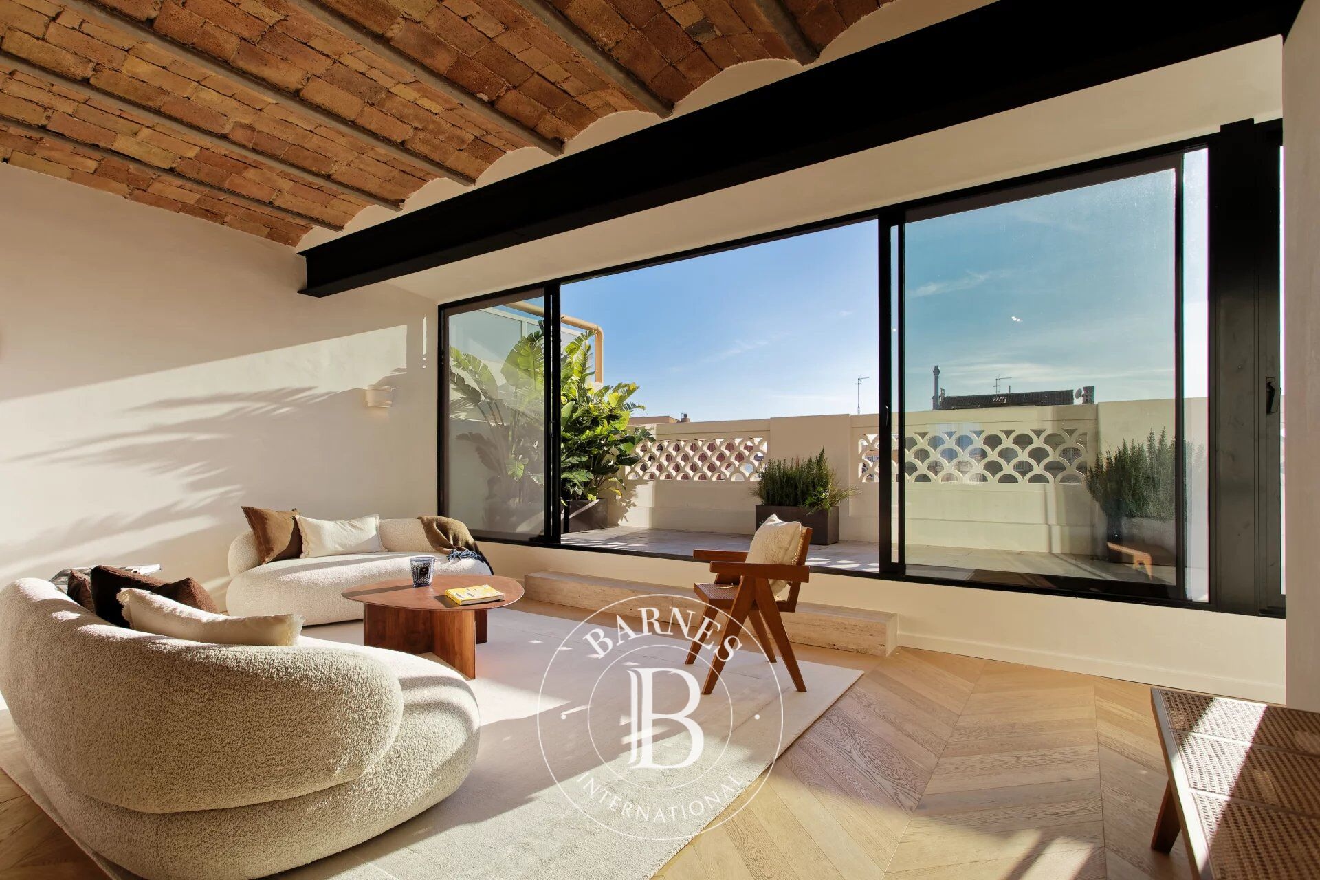 Superbe Penthouse Rénové de 4 Chambres avec Terrasse et Vues Panoramiques Imprenables dans l'Exclusif Eixample Droit - picture 1