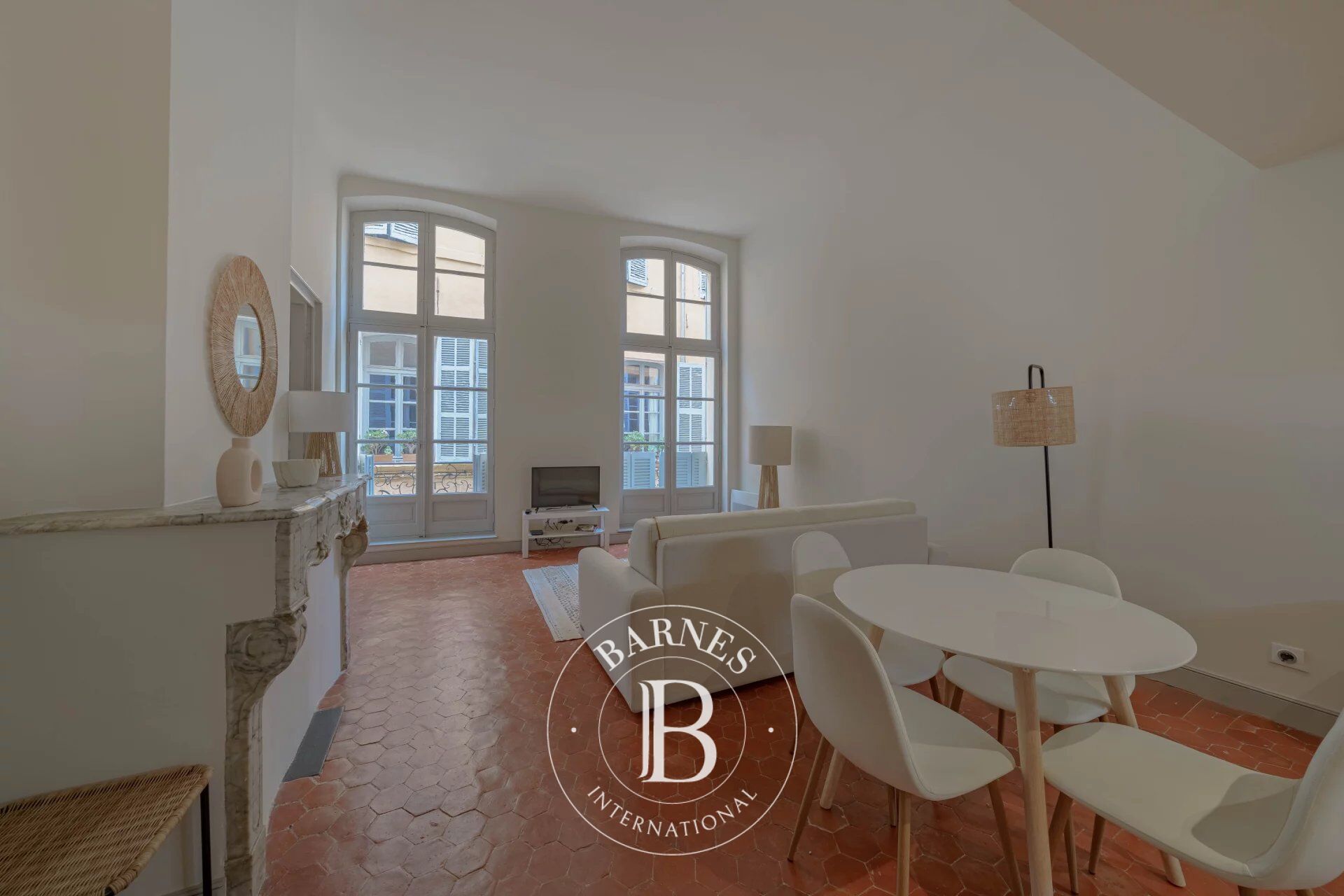 Furnished Rental - Aix en Provence - City Center - 1 bedroom - picture 3