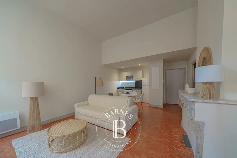 Rented, Apartment Aix-en-Provence - picture 1