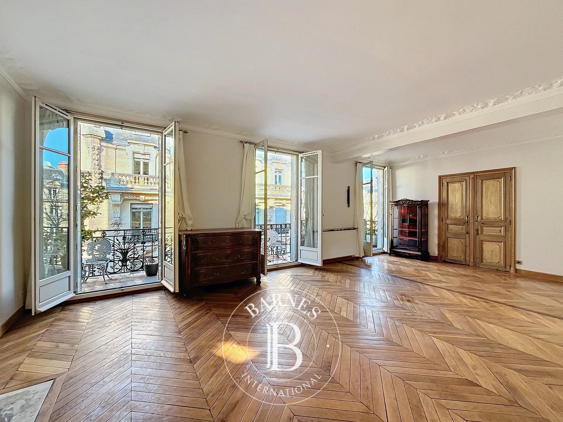 Wohnung Paris 8ème - picture 2