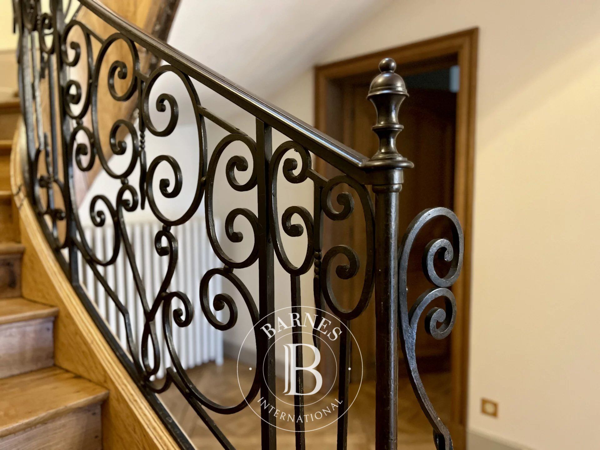 Bourgogne - Hôtel Particulier - Entièrement rénové - picture 3