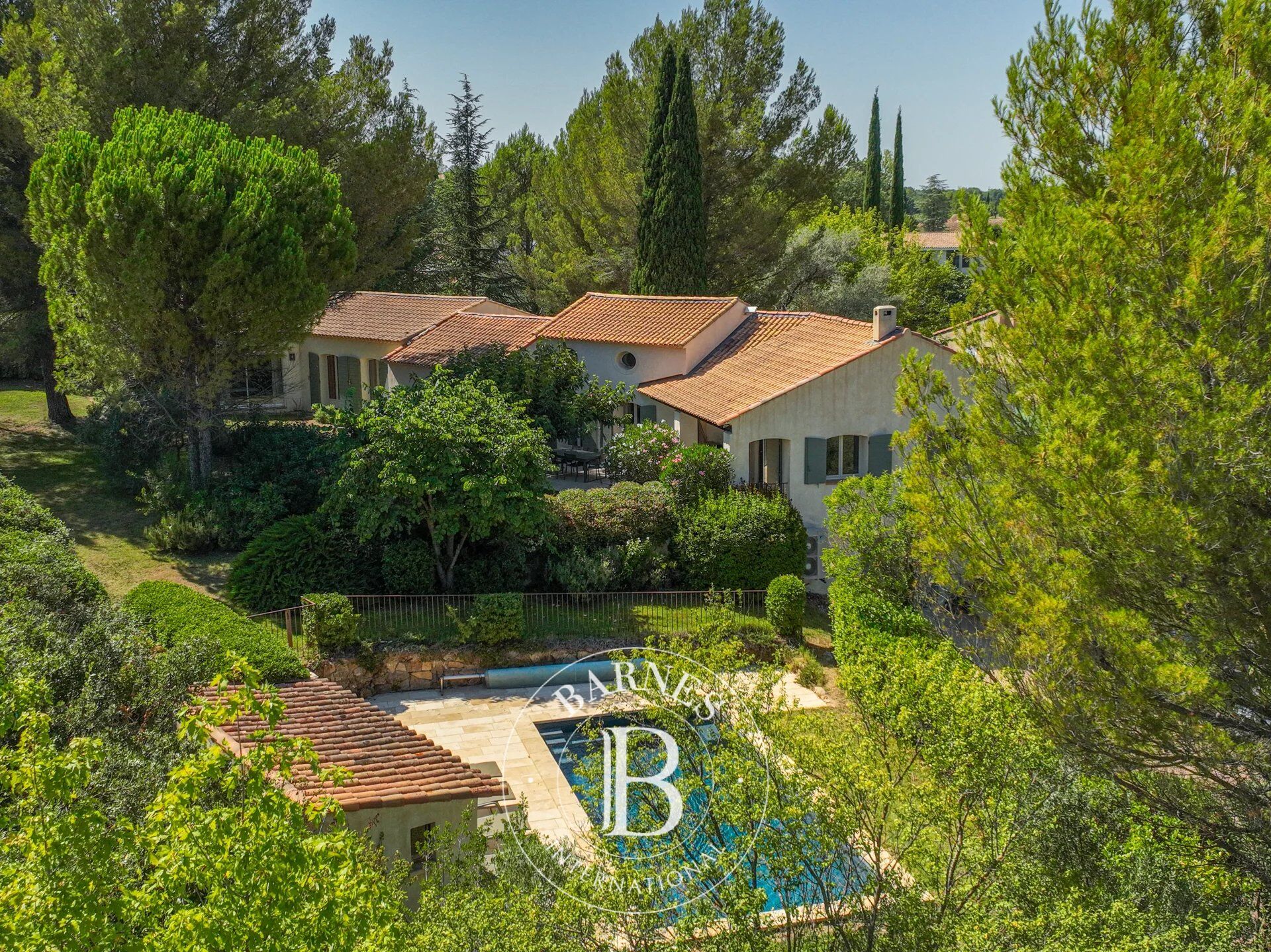 CABRIES - VILLA 200m²  - 4 CHAMBRES - JARDIN 2000m²  - PISCINE - VUE DEGAGEE - VILLAGE A PIED - picture 1