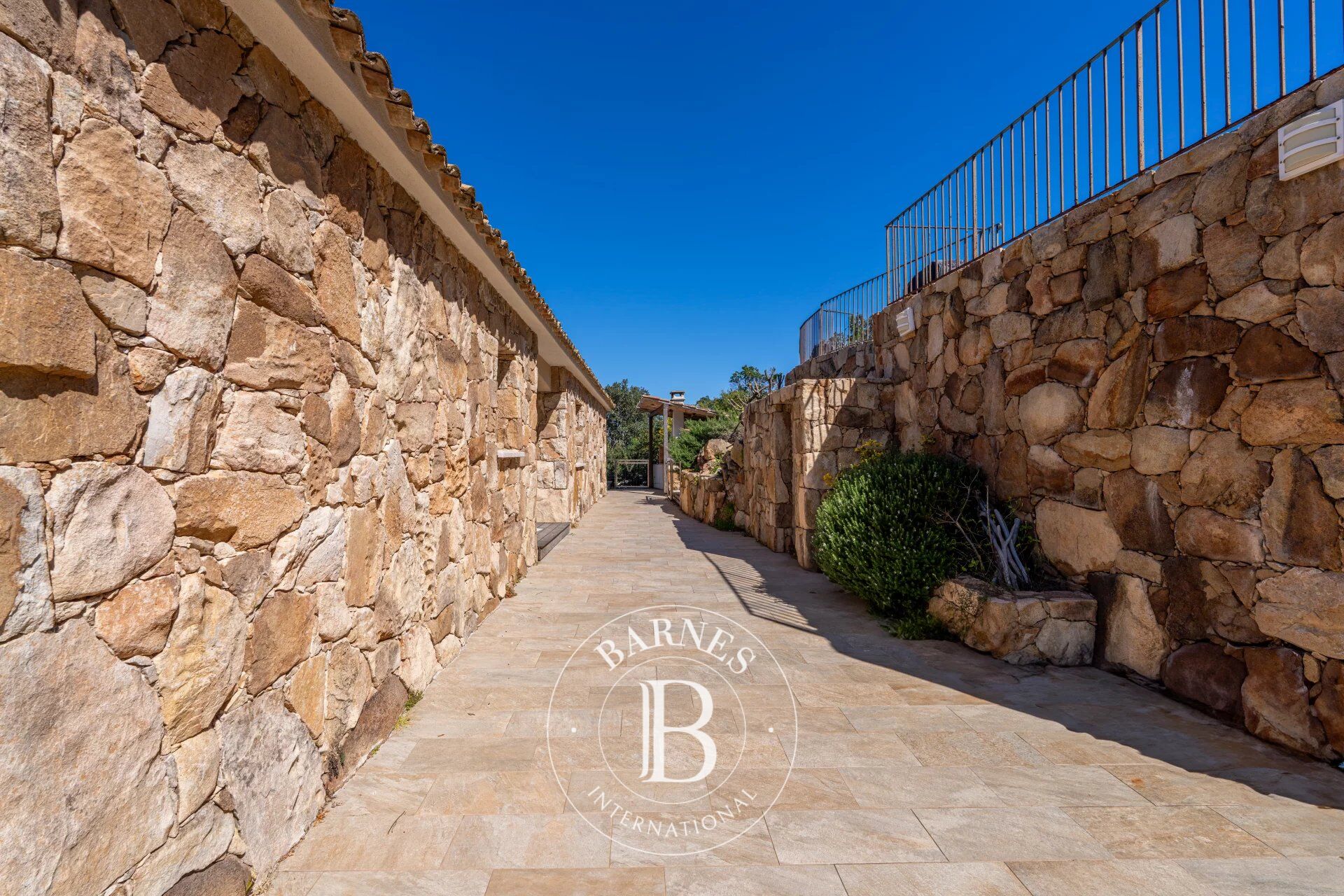 Porto-Vecchio, Villa, Swimming Pool, 6 Bedrooms - picture 3