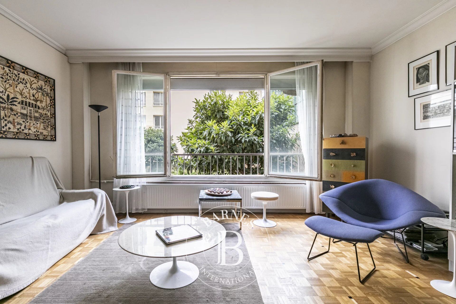 Paris 7 - Invalides - 2 bedrooms with balcony - picture 1