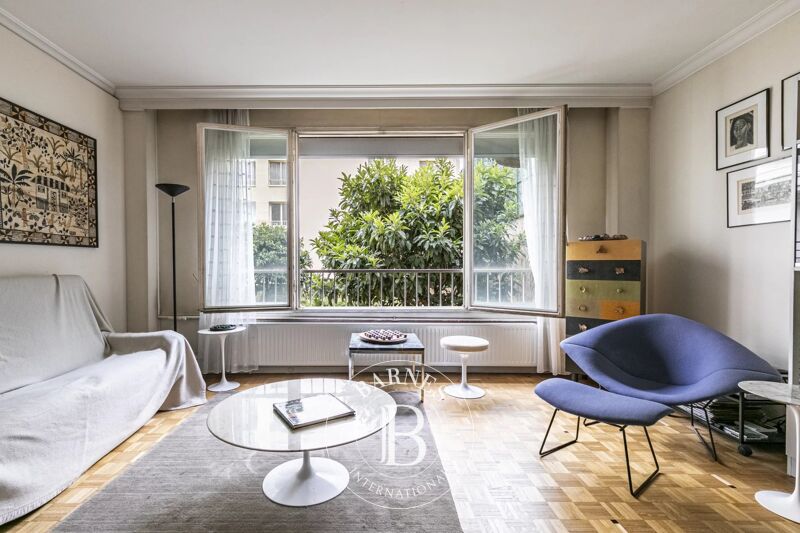 Paris VII - Invalides - 2 chambres avec balcon