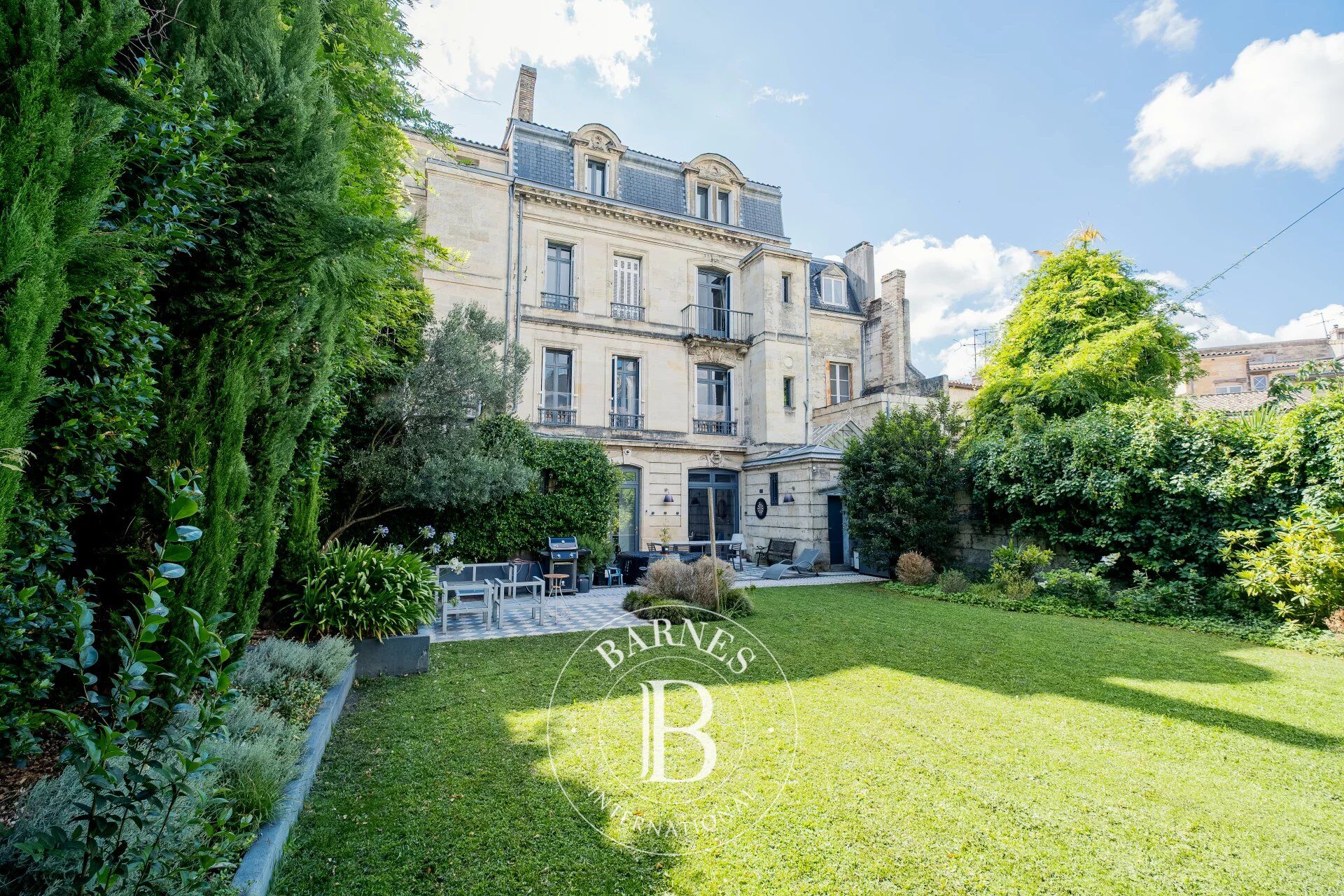 Finca Bordeaux - picture 1