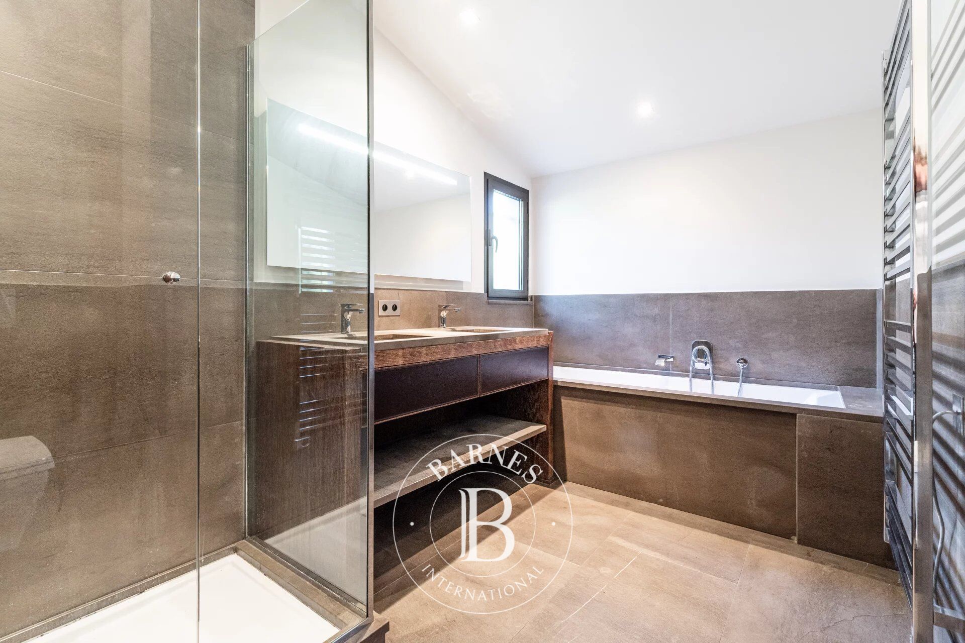 Ev Mougins - picture 11