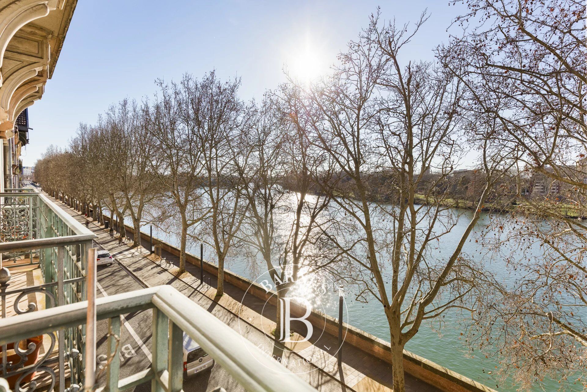 GARONNE RIVER VIEW, 153 M² FLAT WITH LIFT, 3 BEDROOMS - picture 1