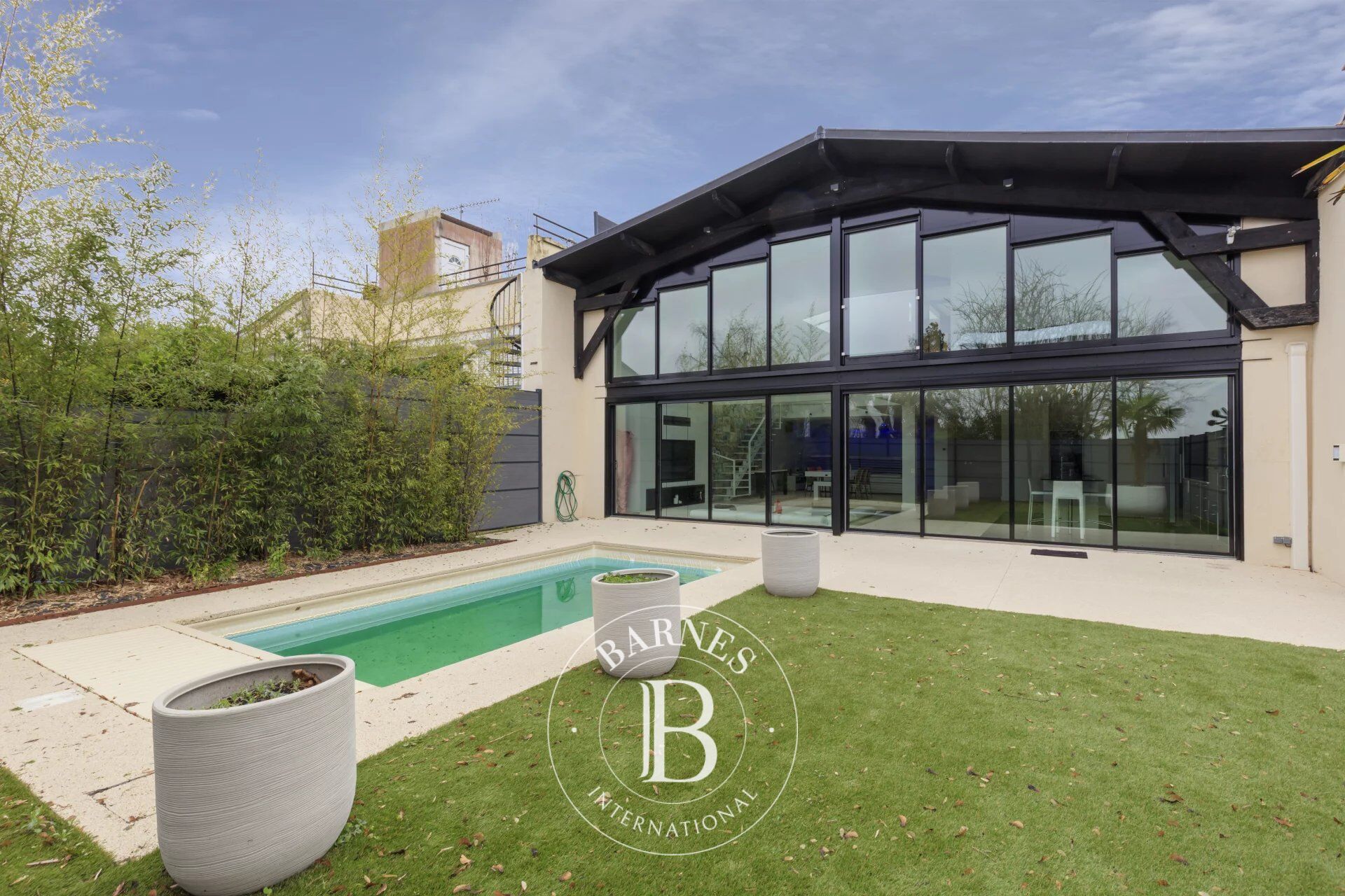 Casa Saint-Cloud - picture 1