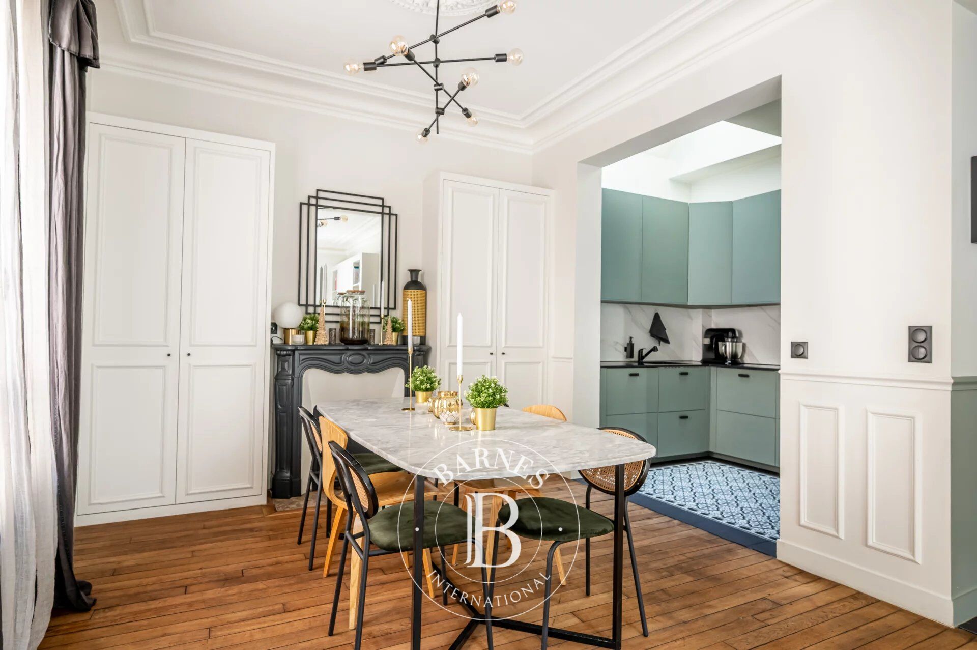 COURBEVOIE TOWN HOUSE WITH TERRACE - picture 1