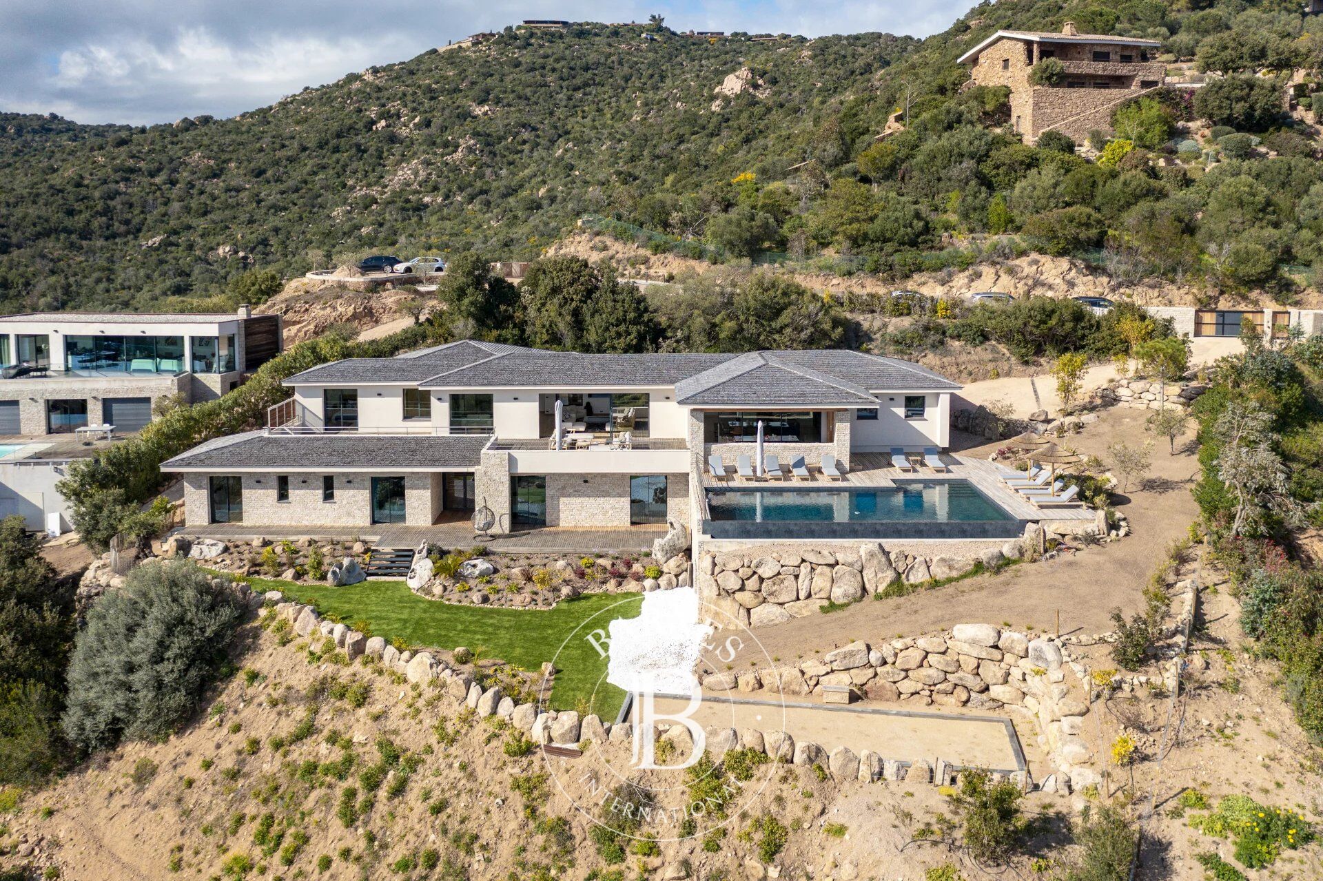 Porto-Vecchio, Palombaggia, Panoramic Sea View Villa, 7 Bedrooms, Gym, Heated Pool, Walking Distance to the Beach - picture 1