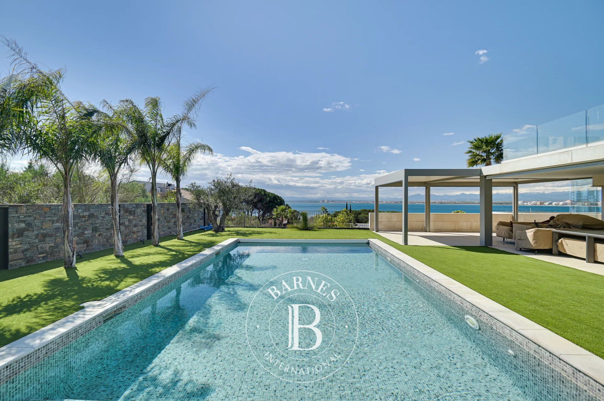 Exklusive Villa in Erster Meereslinie im Prestigeträchtigen Hafen von Roses - picture 2