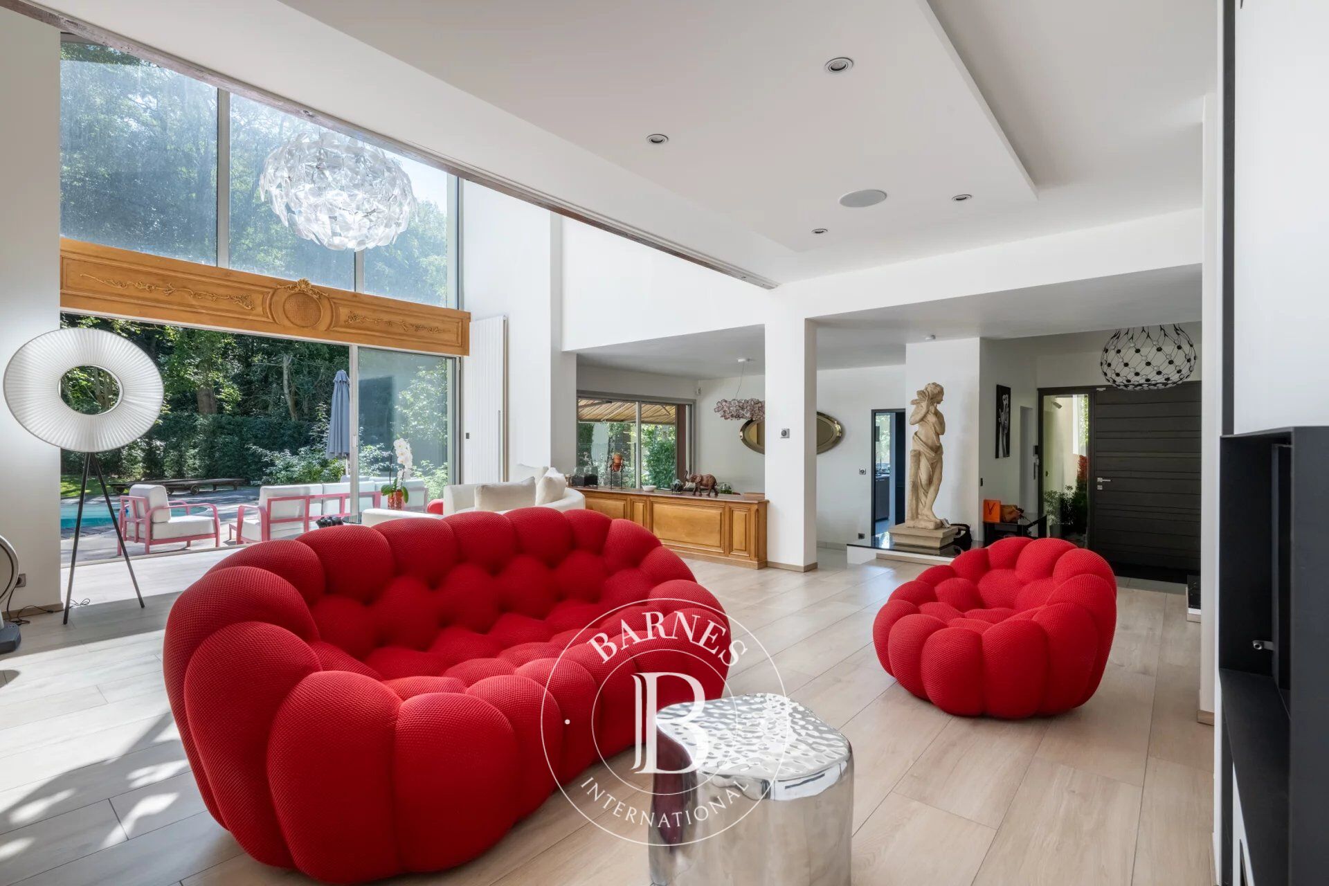 Sole agent - Louveciennes (78430) - 303m² (3,261 sq ft) house + 41m² (441 sq ft) annex - Peace and quiet - 3,300m² (35,521 sq ft) plot - Swimming pool - picture 3