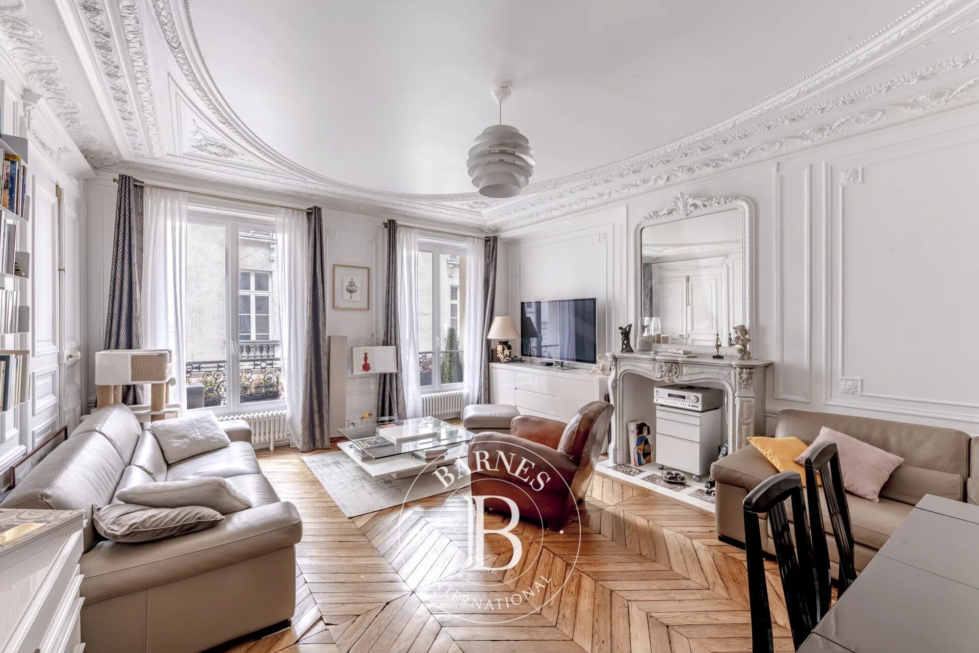 PARIS 9EME - CONDORCET/MAUBEUGE - ASCENSEUR - 3 CHAMBRES - BELLE RENOVATION - picture 1