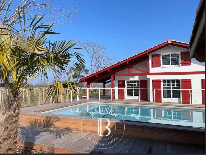 VILLA EN PREMIÈRE LIGNE SUR LE BASSIN D’ARCACHON, PARC PRIVÉ D’UN HECTARE - picture 2
