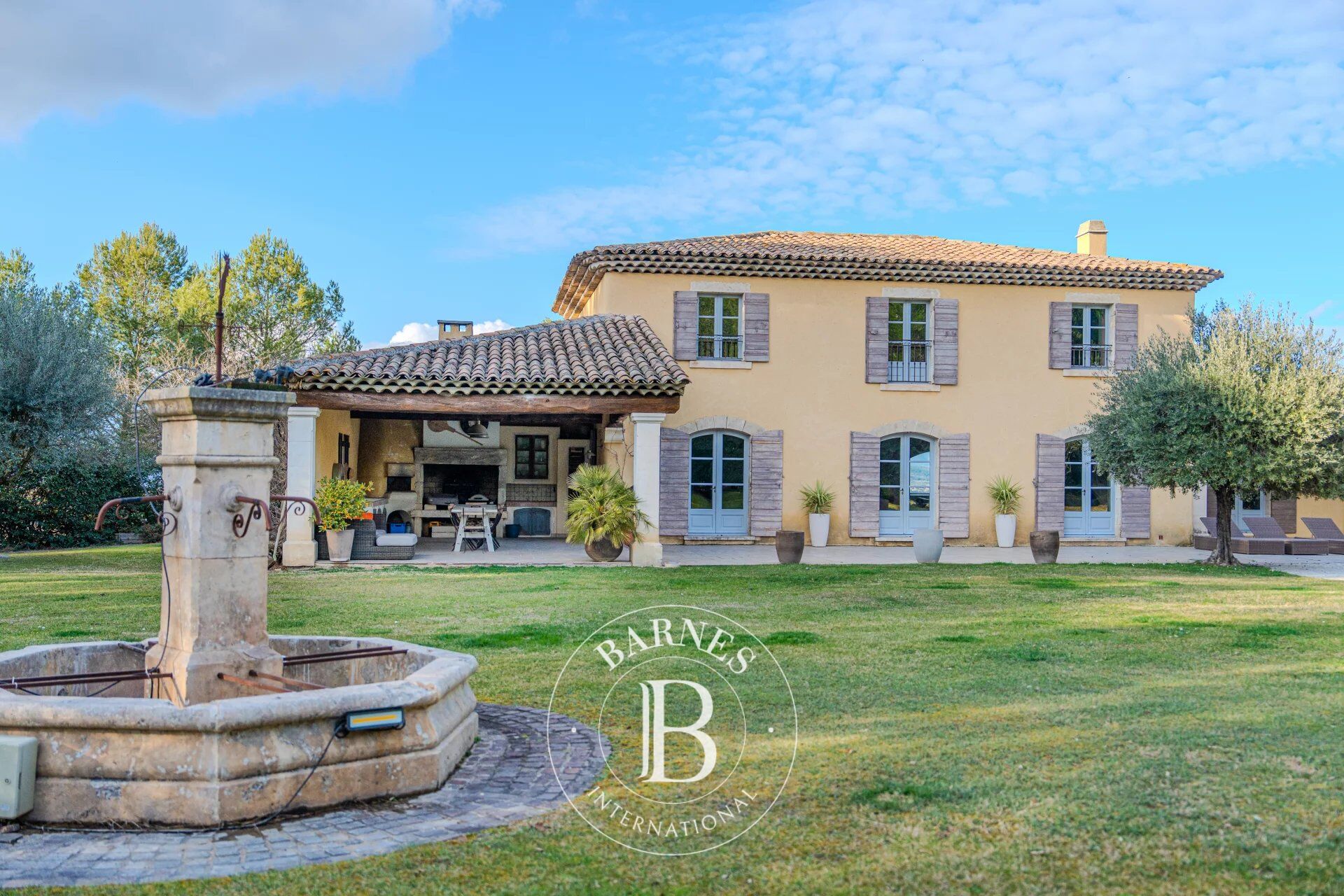AIX-EN-PROVENCE NORTH - BASTIDE 250 SQM - 4 BEDROOMS - OFFICE - GARAGE - 6800 SQM GARDEN - SWIMMING POOL - picture 2