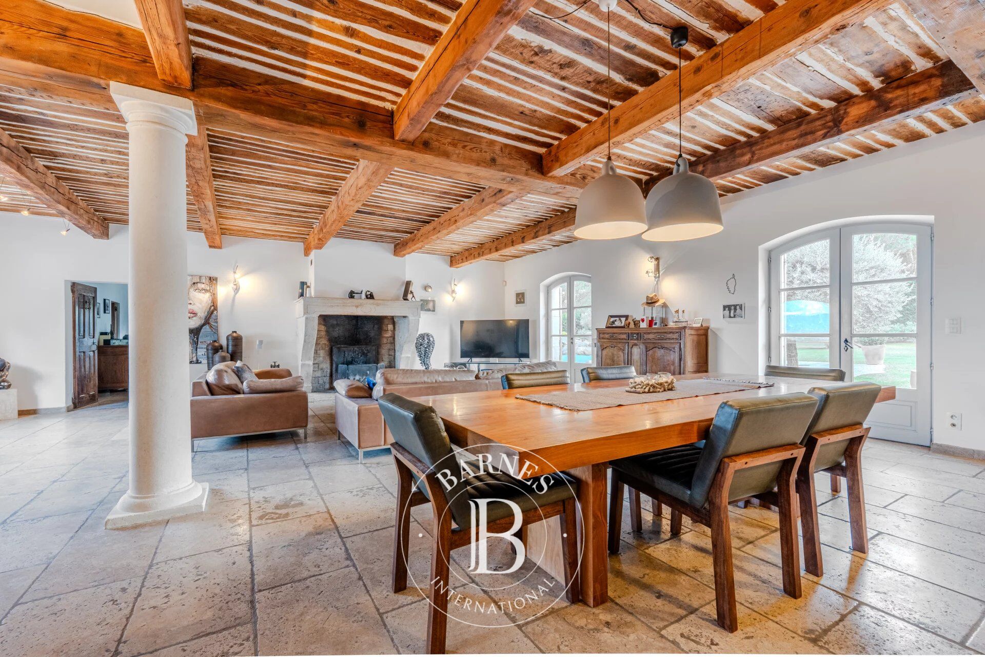 AIX-EN-PROVENCE NORTH - BASTIDE 250 SQM - 4 BEDROOMS - OFFICE - GARAGE - 6800 SQM GARDEN - SWIMMING POOL - picture 3