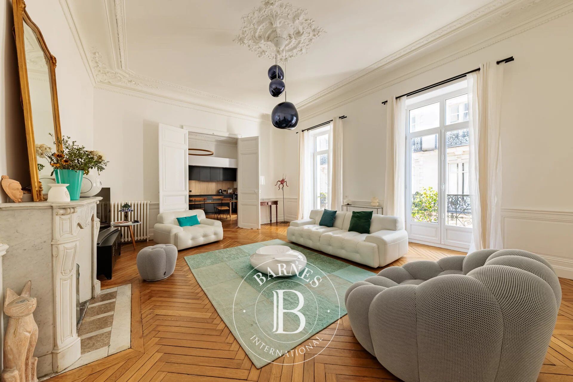 NANTES CENTRE - Très bel appartement ancien spacieux - picture 3