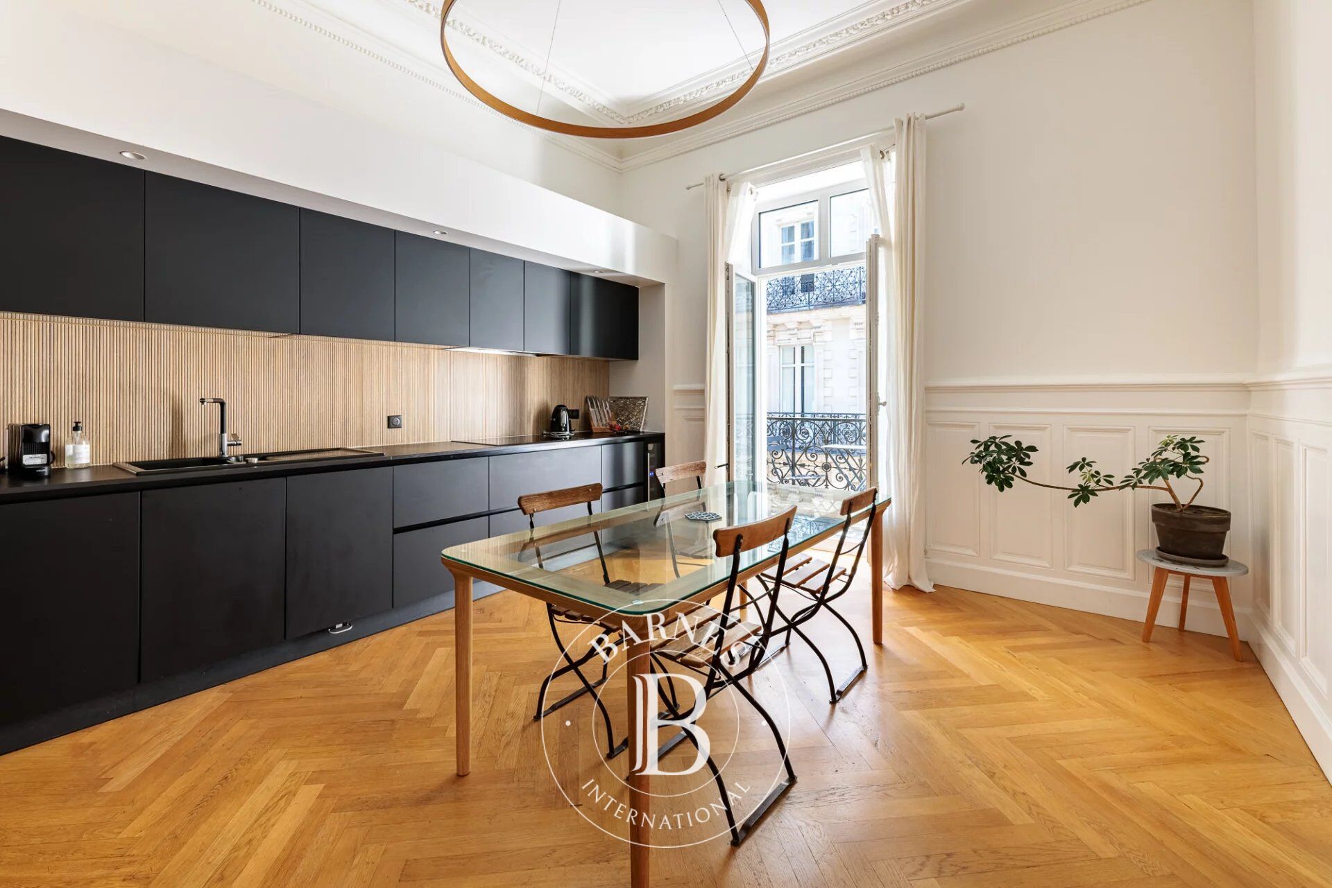 NANTES CENTRE - Très bel appartement ancien spacieux - picture 2