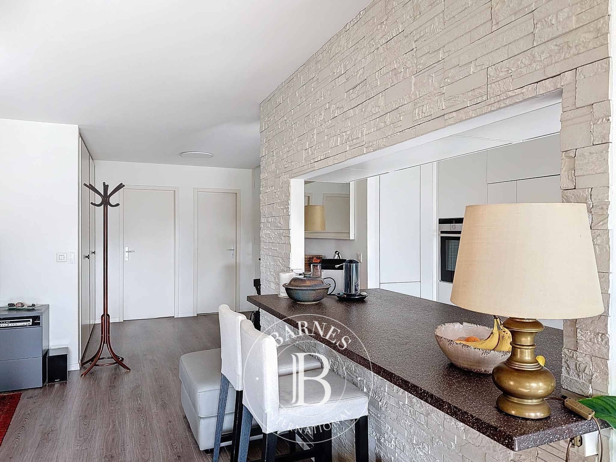 Daire Gland - picture 5