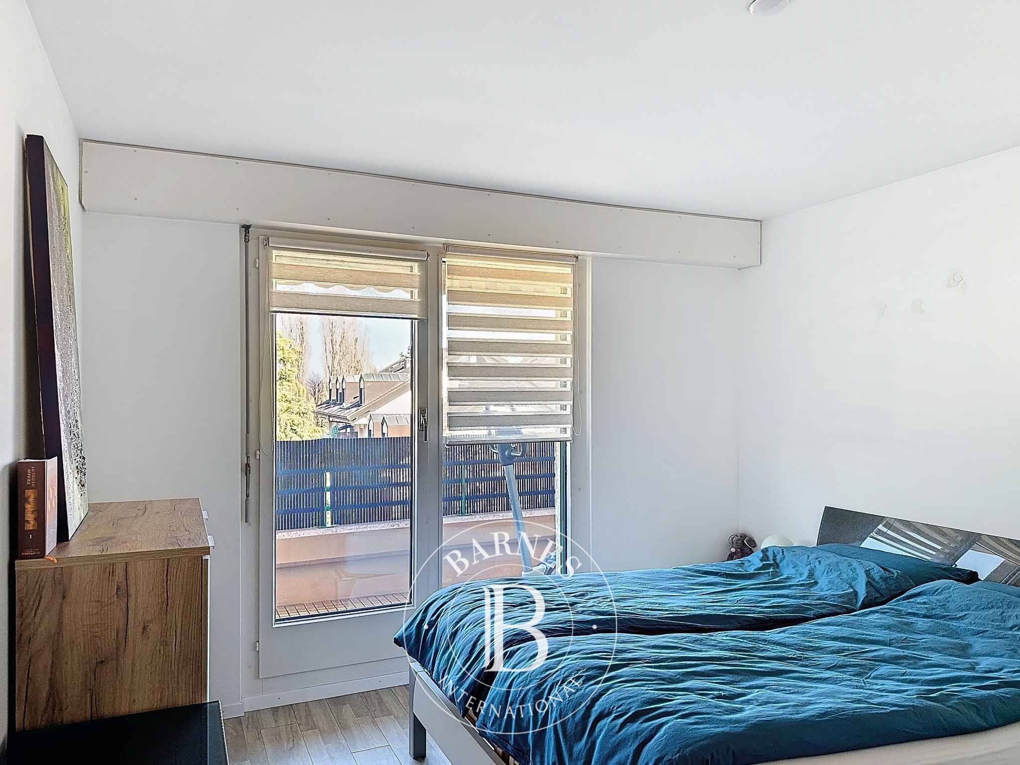 Daire Gland - picture 12