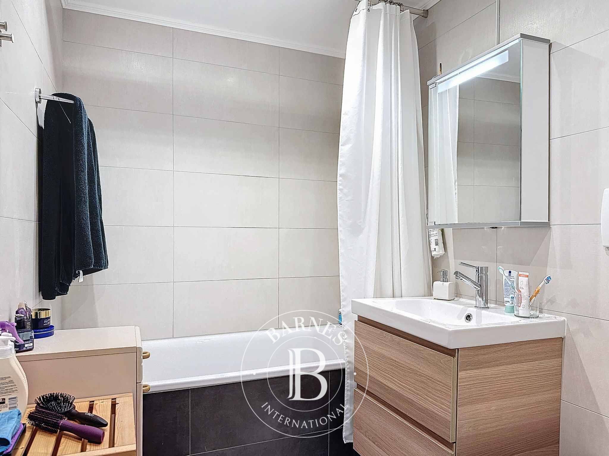 Daire Gland - picture 16