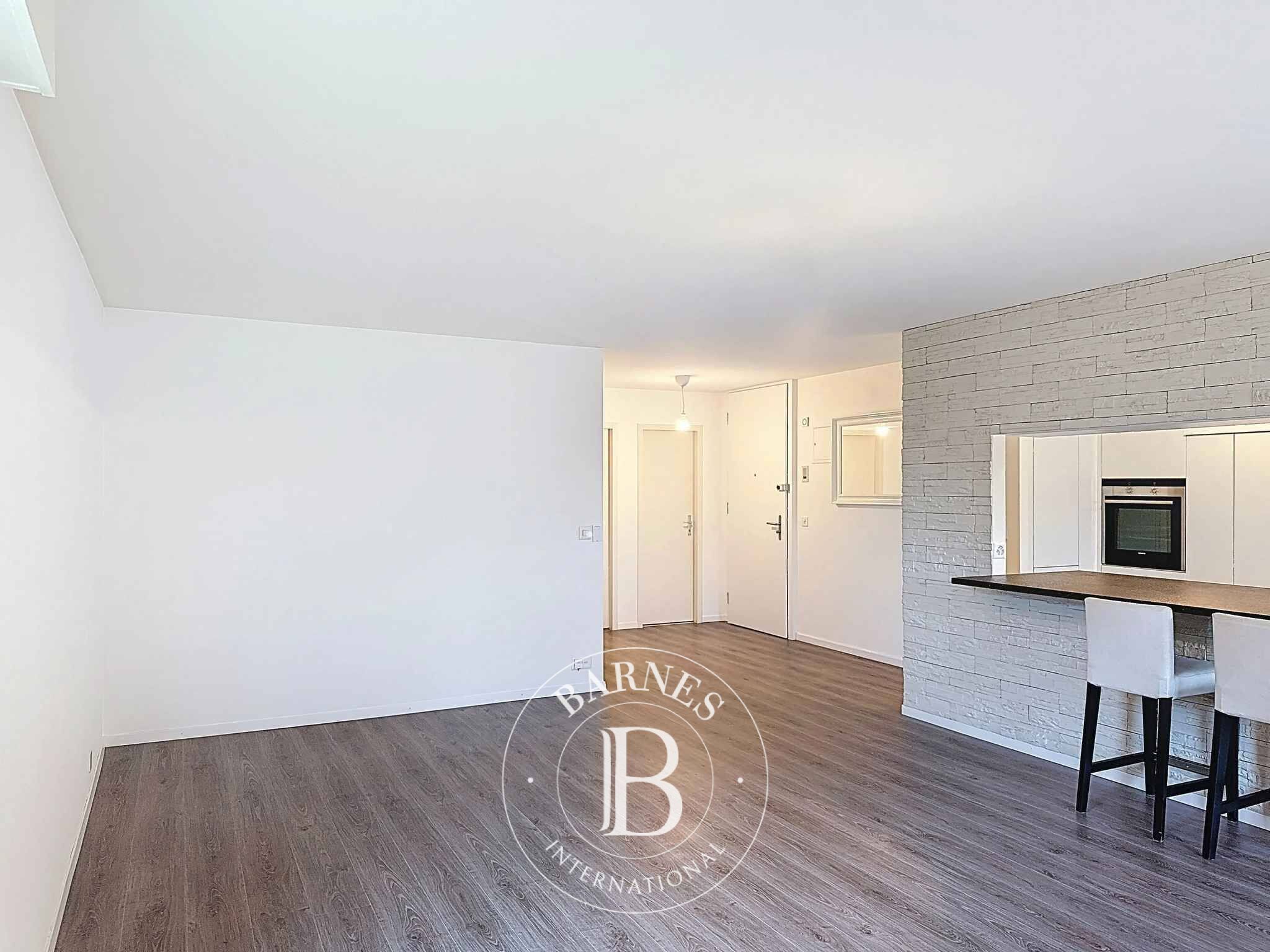 Daire Gland - picture 6