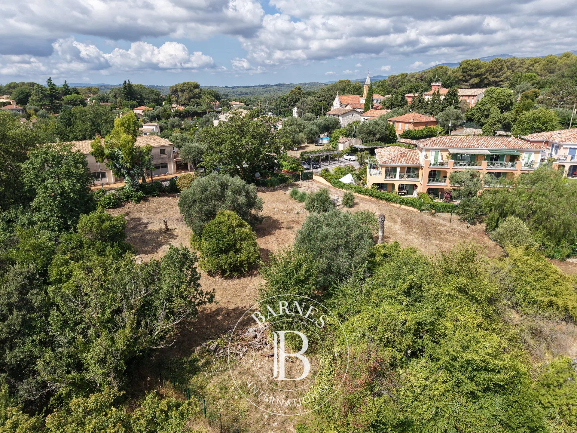 Arazi Roquefort-les-Pins - picture 19