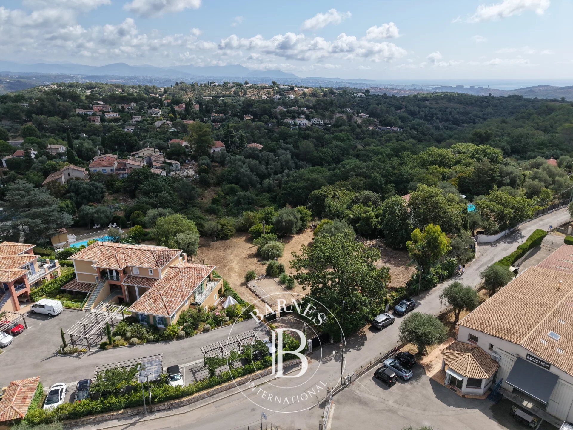 Arazi Roquefort-les-Pins - picture 18