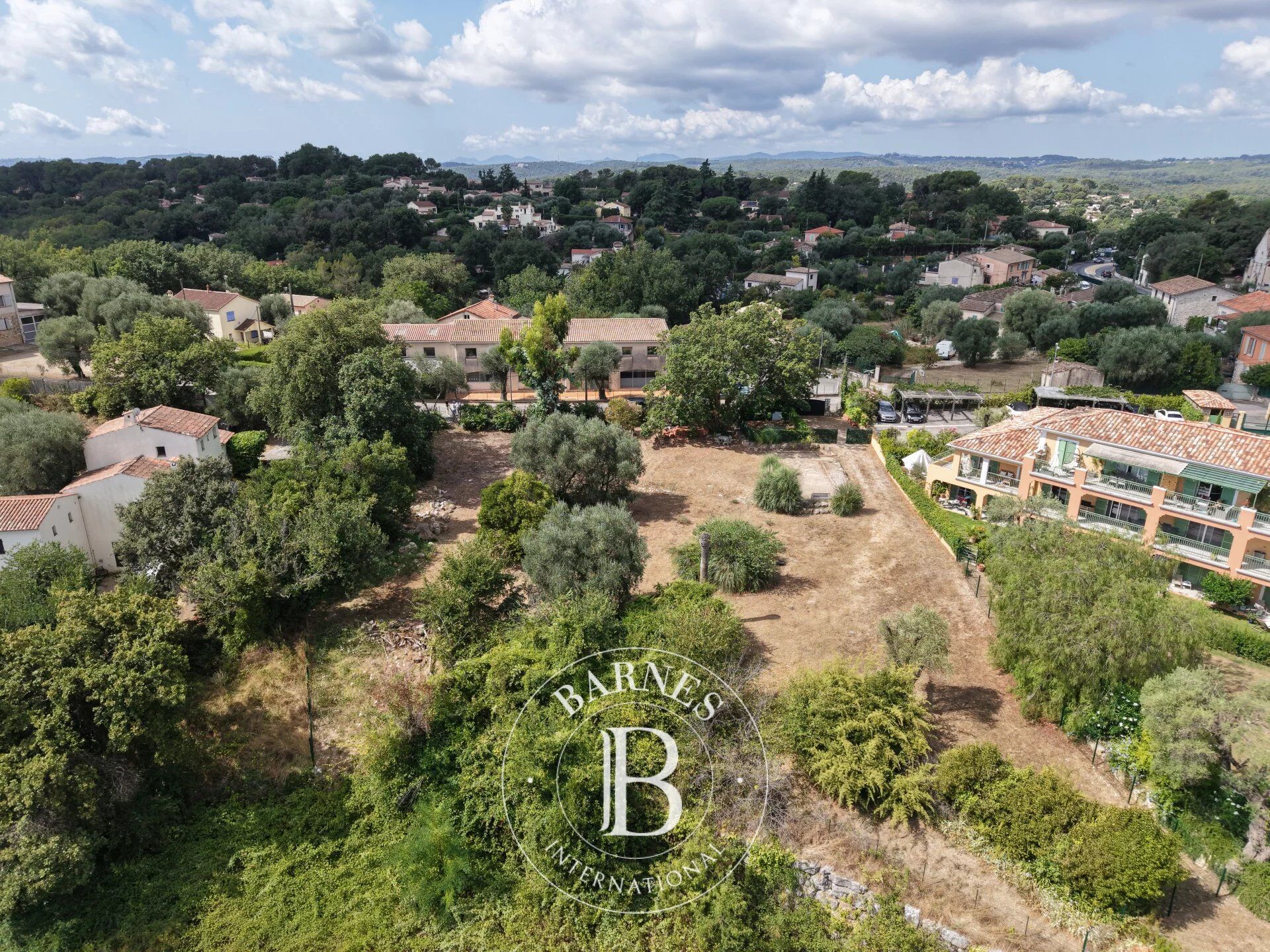 Arazi Roquefort-les-Pins - picture 25