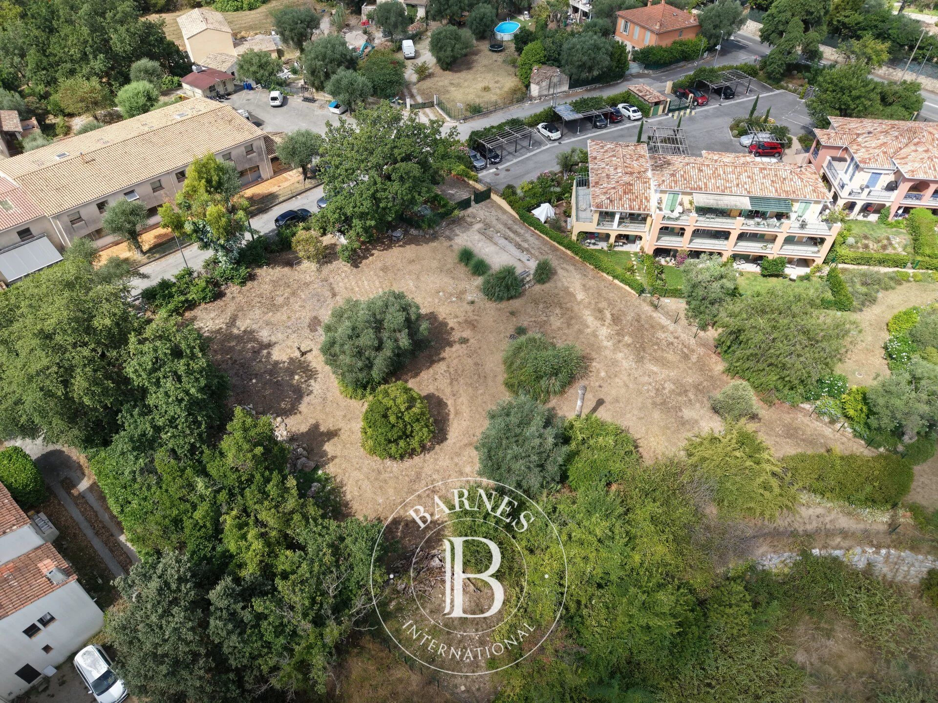 Arazi Roquefort-les-Pins - picture 7