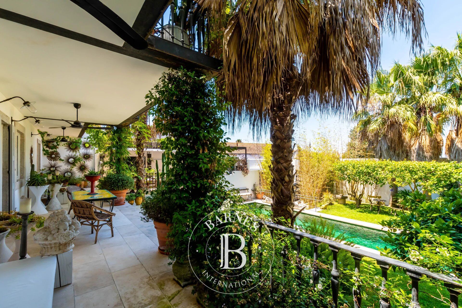 Villa con jardin y piscina - picture 2