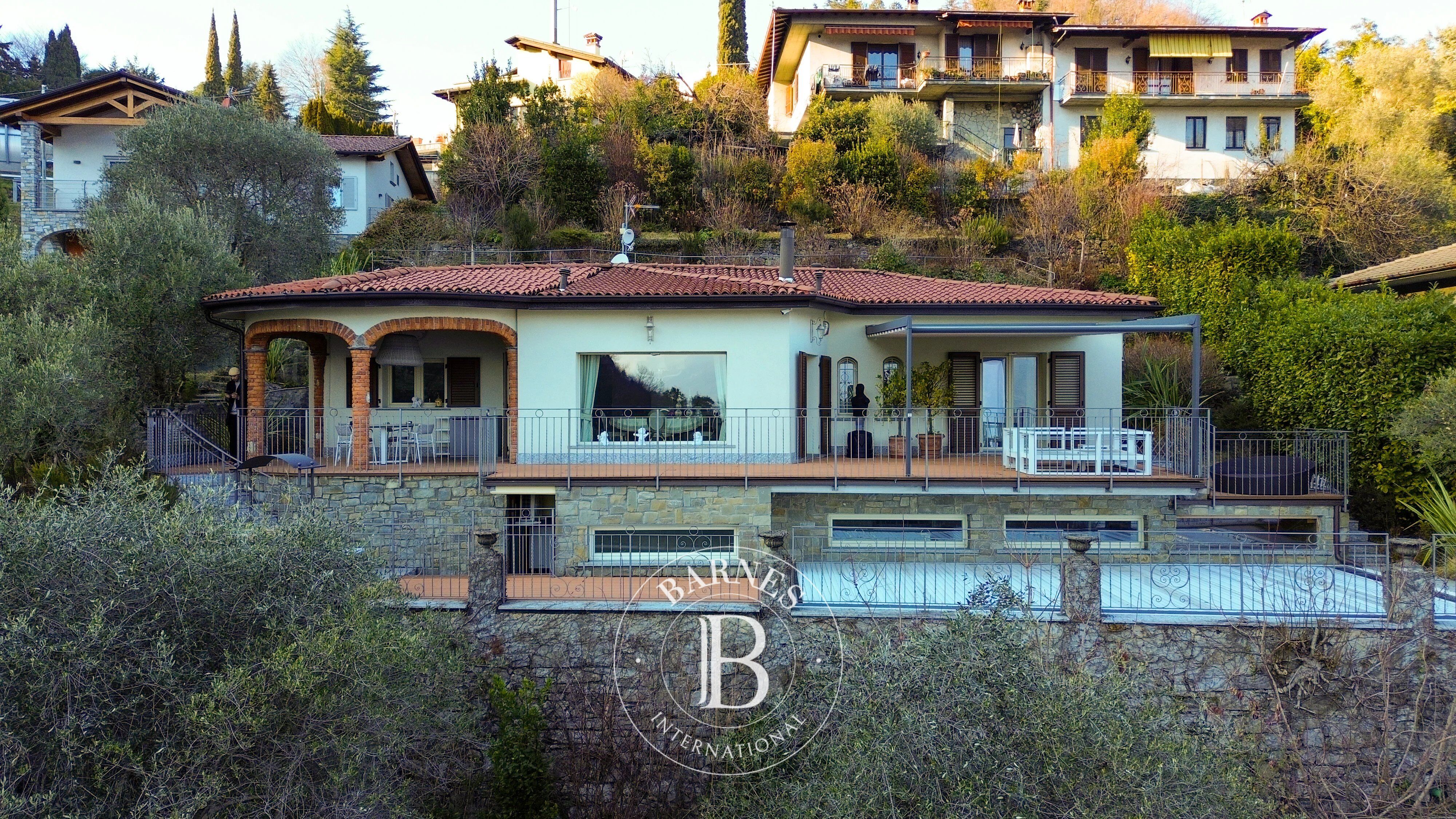 Villa Menaggio - picture 2