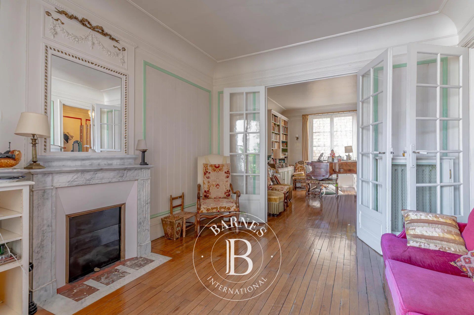 New off-market: Paris 5 - beautiful family apartment to renovate, 3 bedrooms and maid's room - picture 3