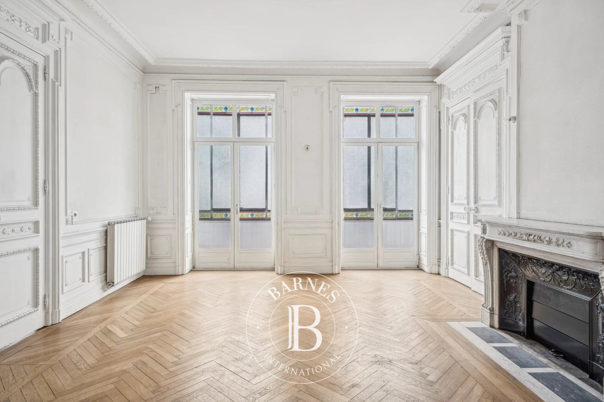 Lyon 3 - Garibaldi- Bourgeois apartment 240 sqm - 5 bedrooms - 1 attic - 2 cellars - 2 garages - picture 3