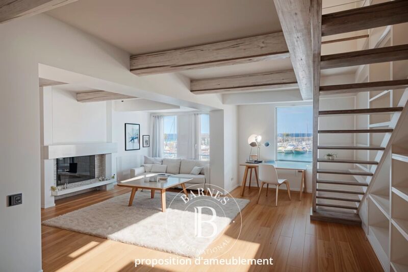 VENTE - CASSIS -CENTRE-VILLE - MAISON DE VILLE -  VUE SUR LA MER ET LE PORT