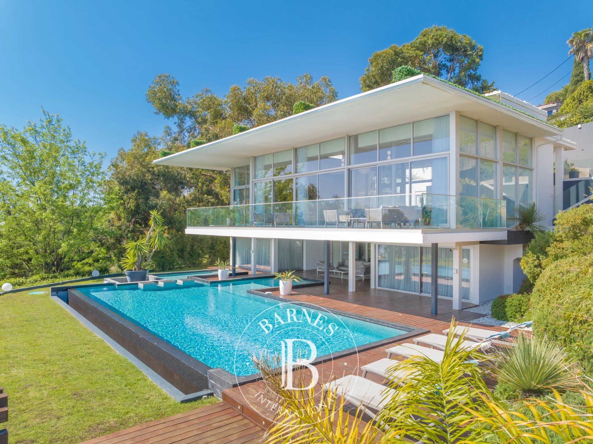 SUPER CANNES - MODERN VILLA WITH PANORAMIC VIEW - 6 BEDROOMS - picture 1