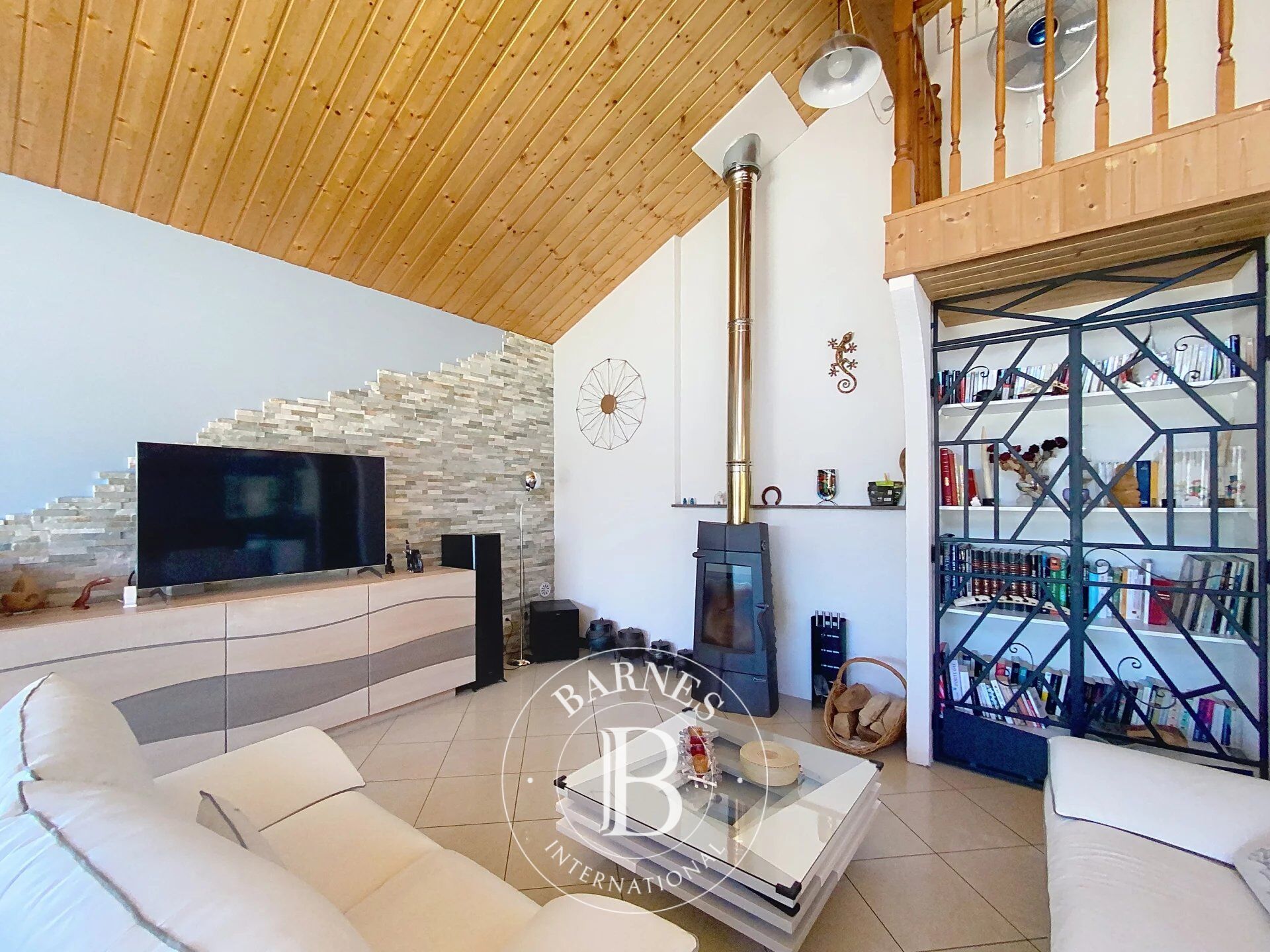 Ev Larringes - picture 5