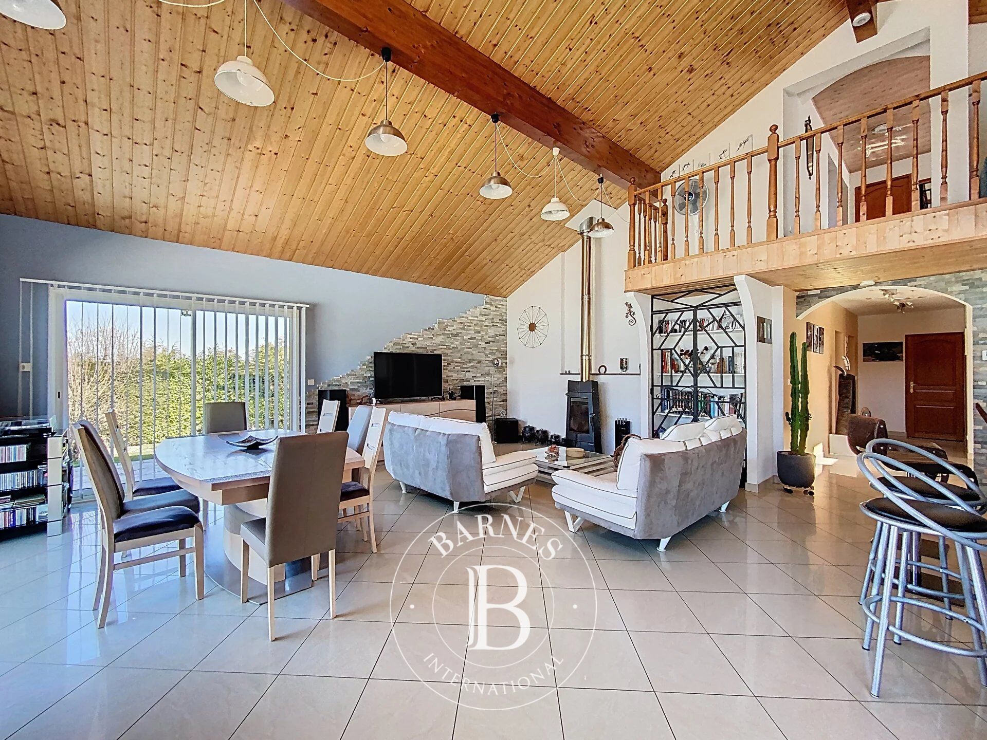 Ev Larringes - picture 6