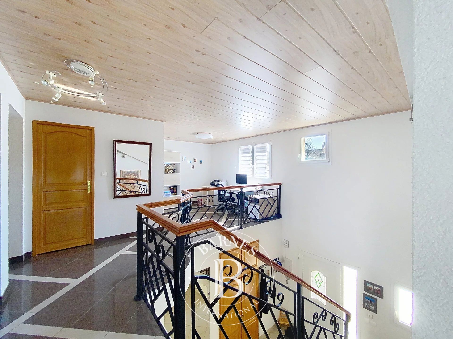 Ev Larringes - picture 10