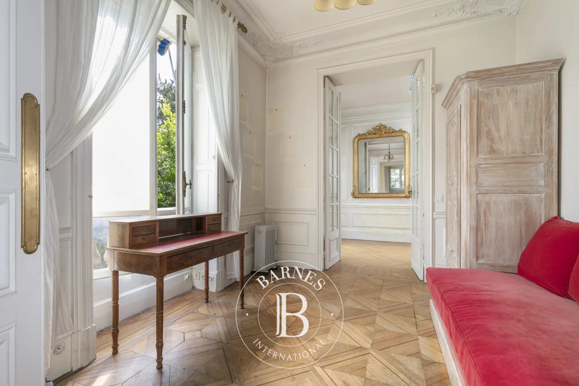 Chatou (Croissy side), magnificent mansard-roof house, 311m² (3,348 sq ft) living space + basement and annexe - 10 main rooms / 7 bedrooms, on 2,031m² (21,862 sq ft) of land. - picture 3