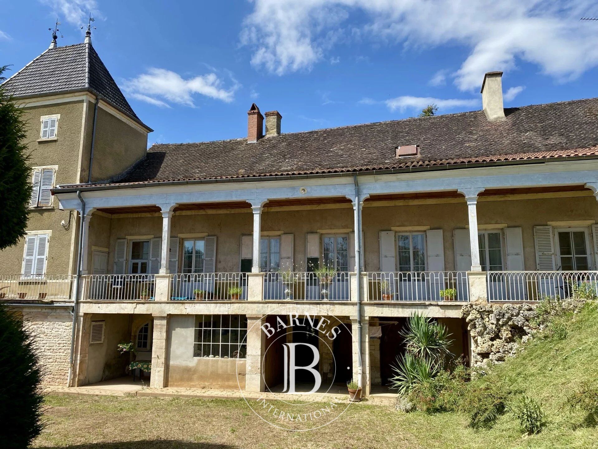 Tournus - Propriété avec galerie - Dépendances - picture 2